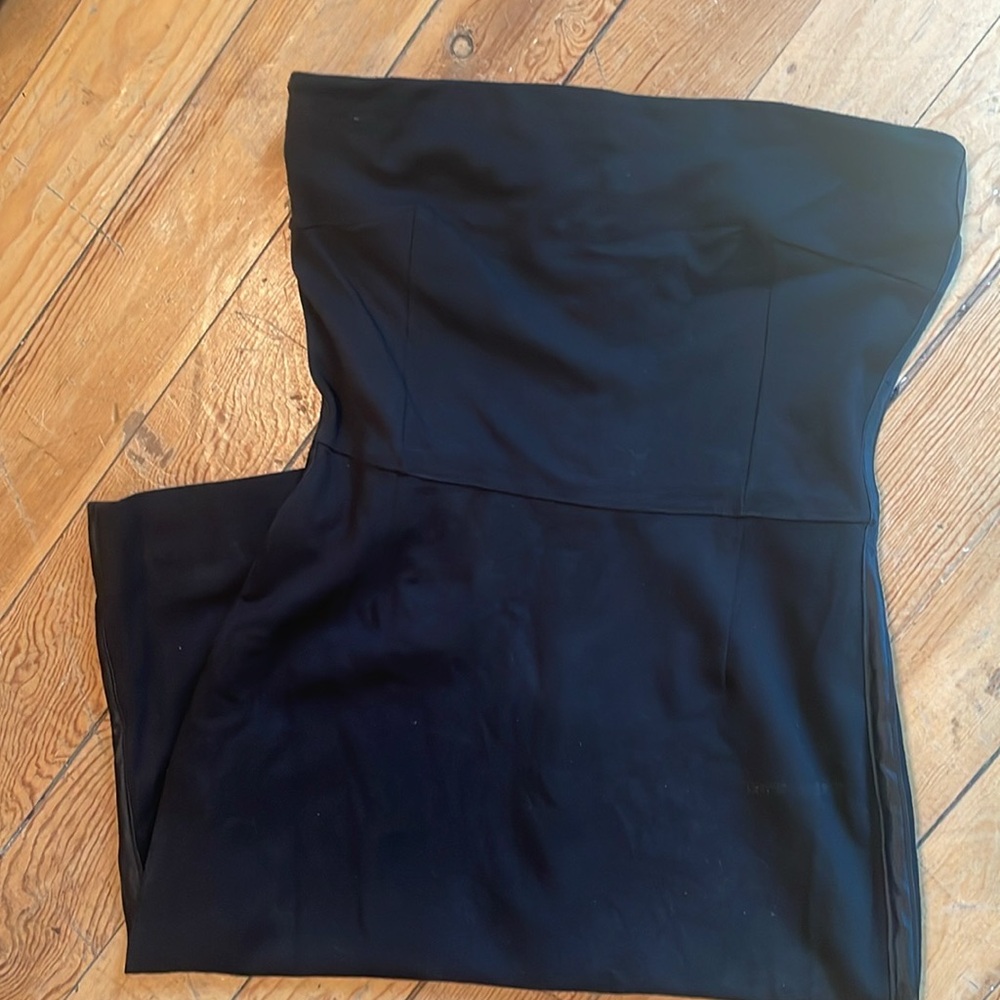Strapless black stretchy rayon Gap dress